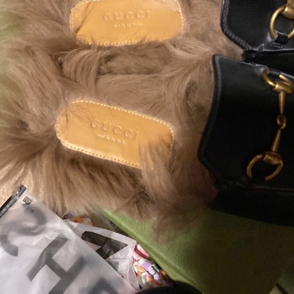 Gucci princetown-shearling lined leather slipper - Picture 5 of 10